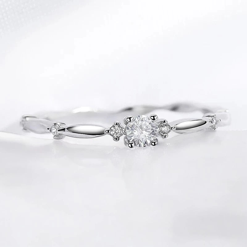 Luxury D Color VVS1 Moissanite Ring - Ornalux