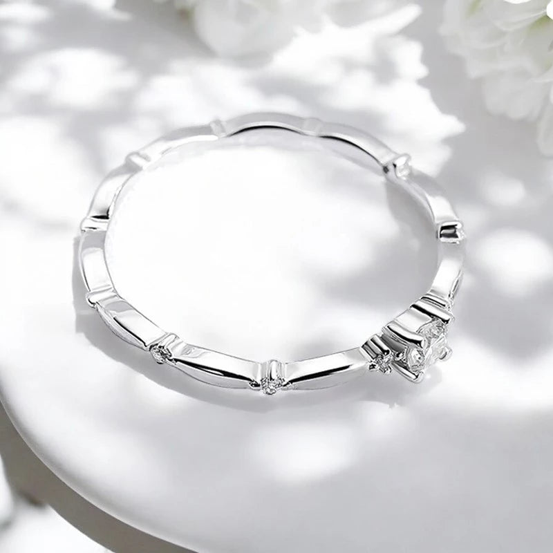 Luxury D Color VVS1 Moissanite Ring - Ornalux