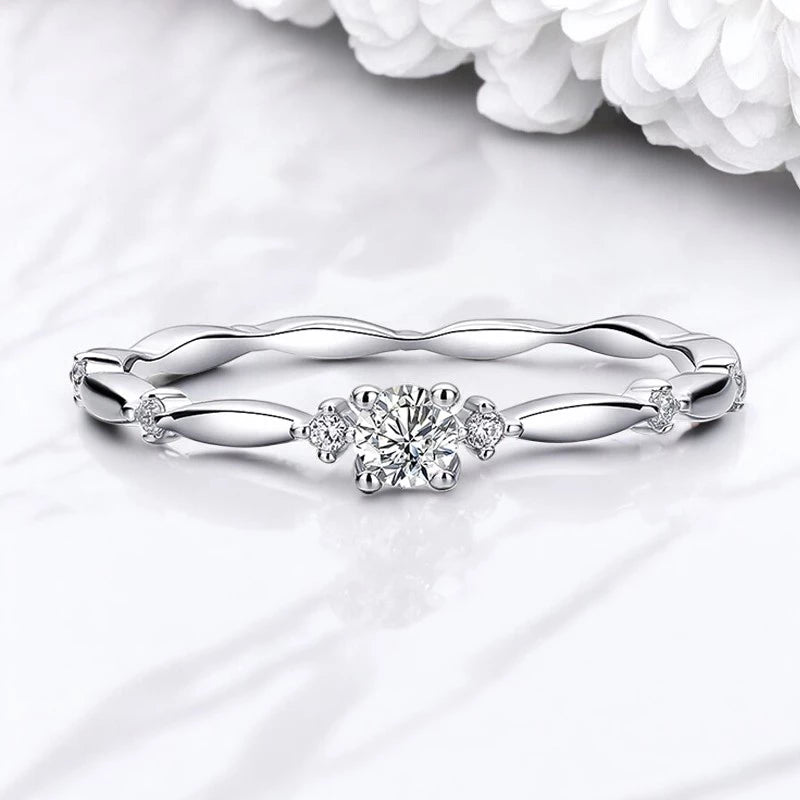 Luxury D Color VVS1 Moissanite Ring - Ornalux