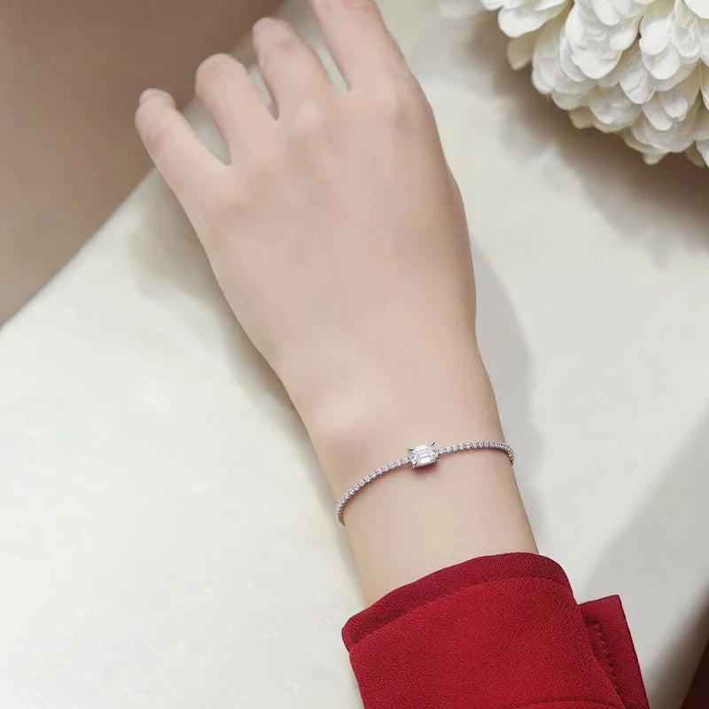 Luxury 1Ct Emerald Cut Moissanite Tennis Bracelet - Ornalux