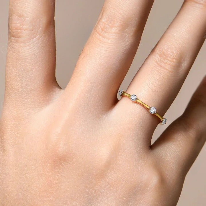 Luxury 2.5mm Moissanite Diamond Wedding Band - Ornalux