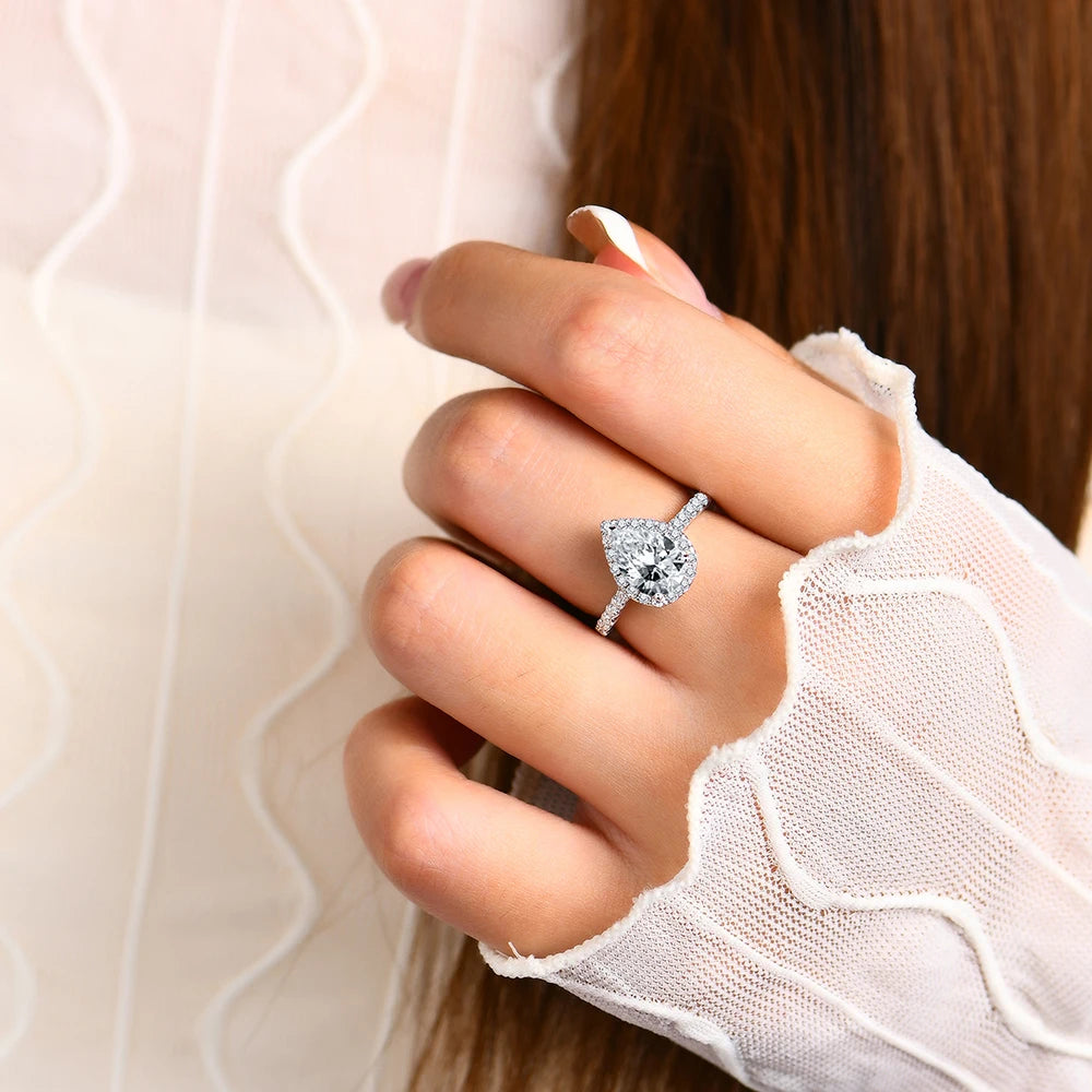 Luxury Pear Cut 2CT Moissanite Engagement Ring - D Color - Ornalux