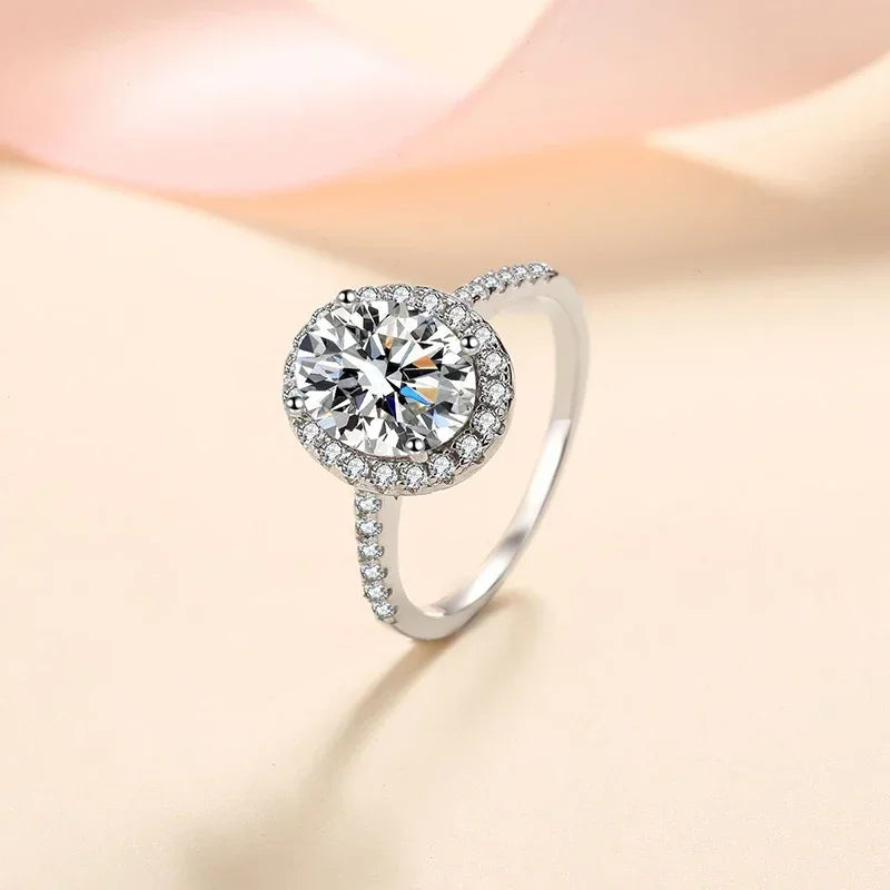 2CT D VVS1 Oval Cut Moissanite Ring - Ornalux