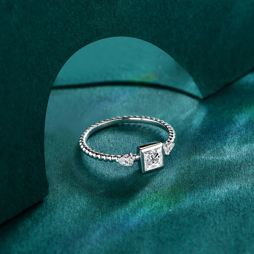 D Color Princess Cut 4*4mm Moissanite Ring - Ornalux