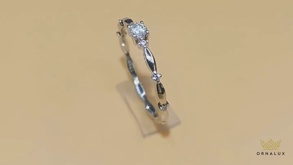 Luxury 0.1CT D Color Moissanite Ring